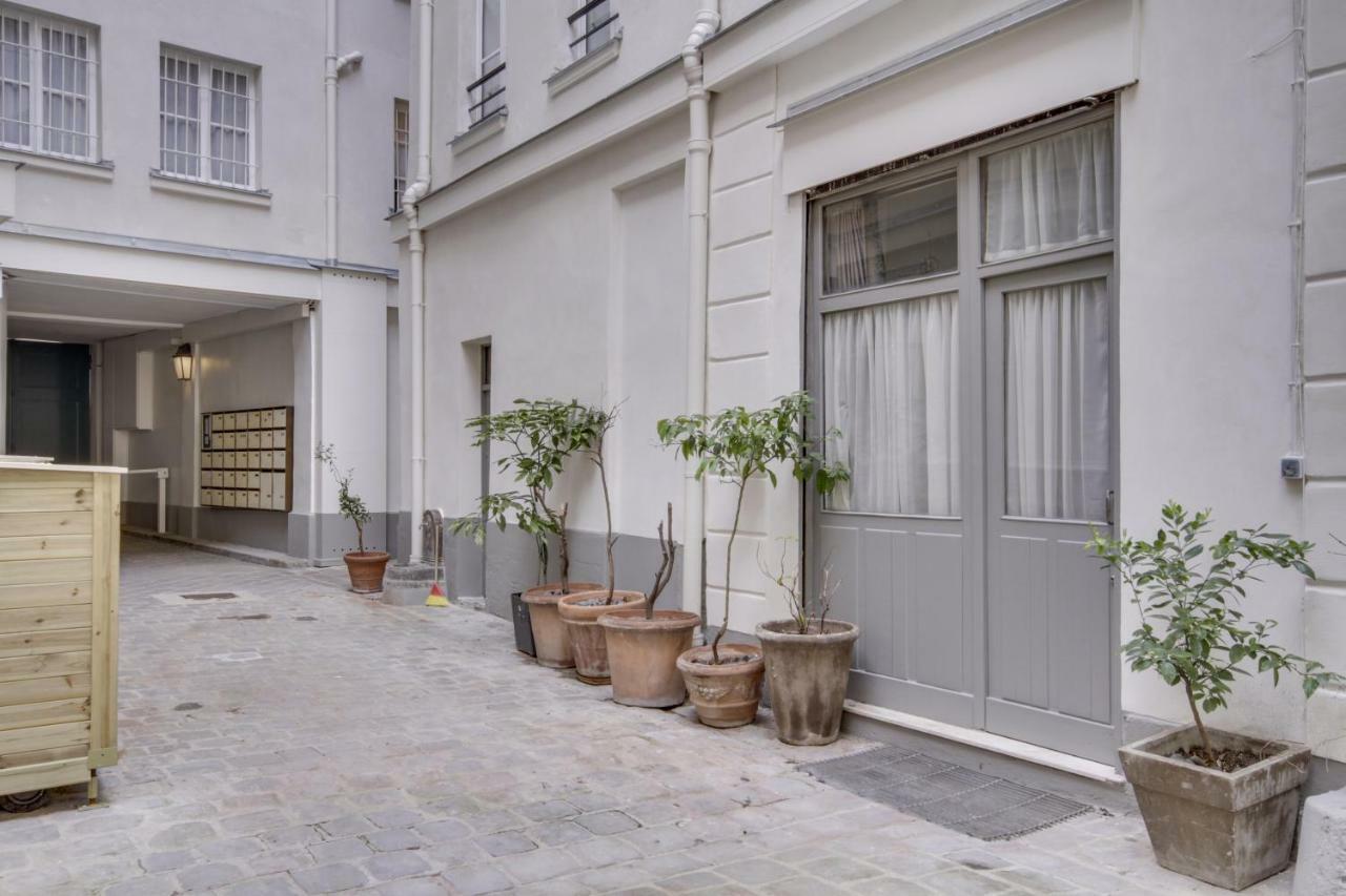 3 People - Place Des Vosges Paris By Weekome Apartment Exterior foto